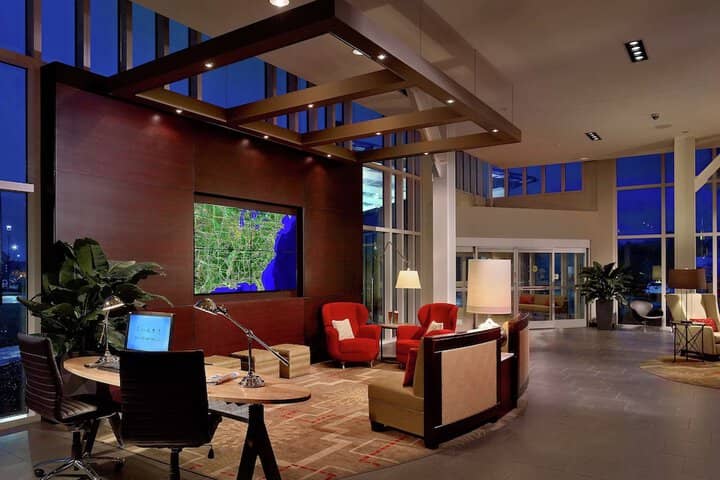 Business Center 75 of 84