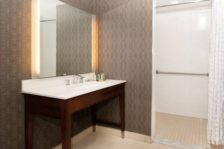 Room 33 of 84