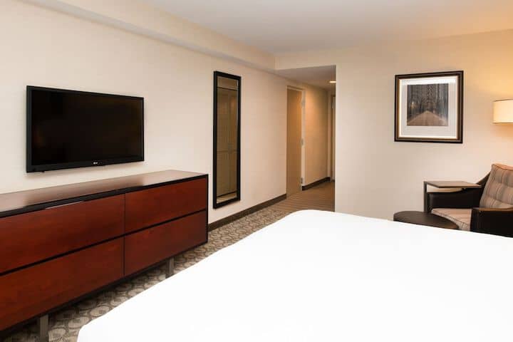 Room 10 of 84